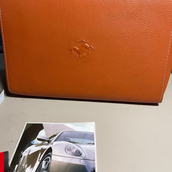 FERRARI 612 SCAGLIETTI SCHEDONI LEATHER POUCH | OWNERS MANUAL |  MODEL year 2017 - Picture 13 of 13